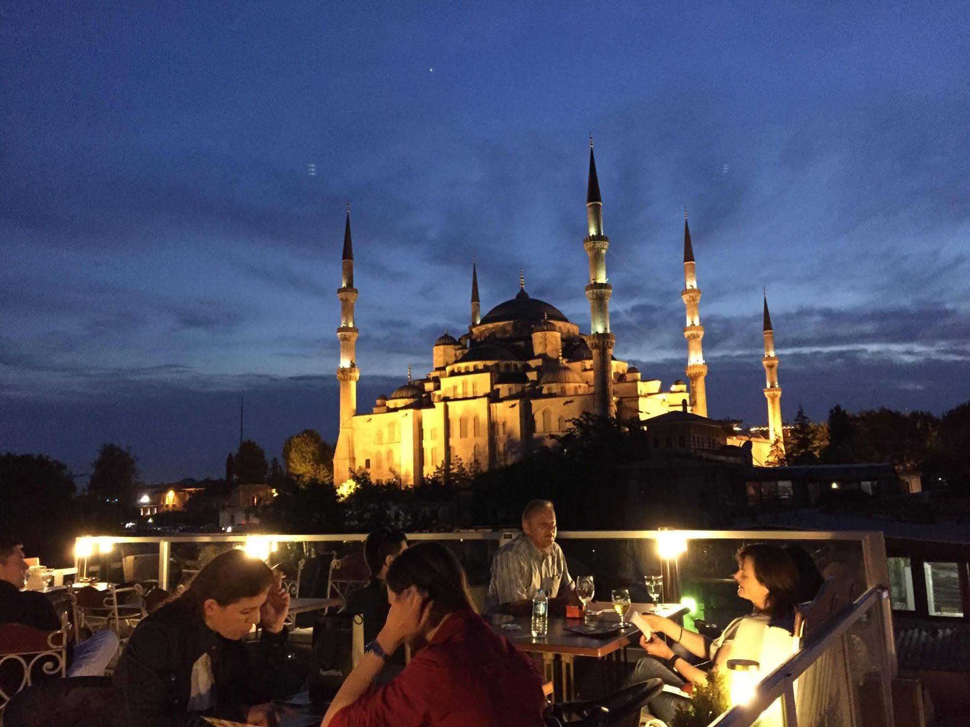 Nobel Hostel Istanbulská provincie Exteriér fotografie